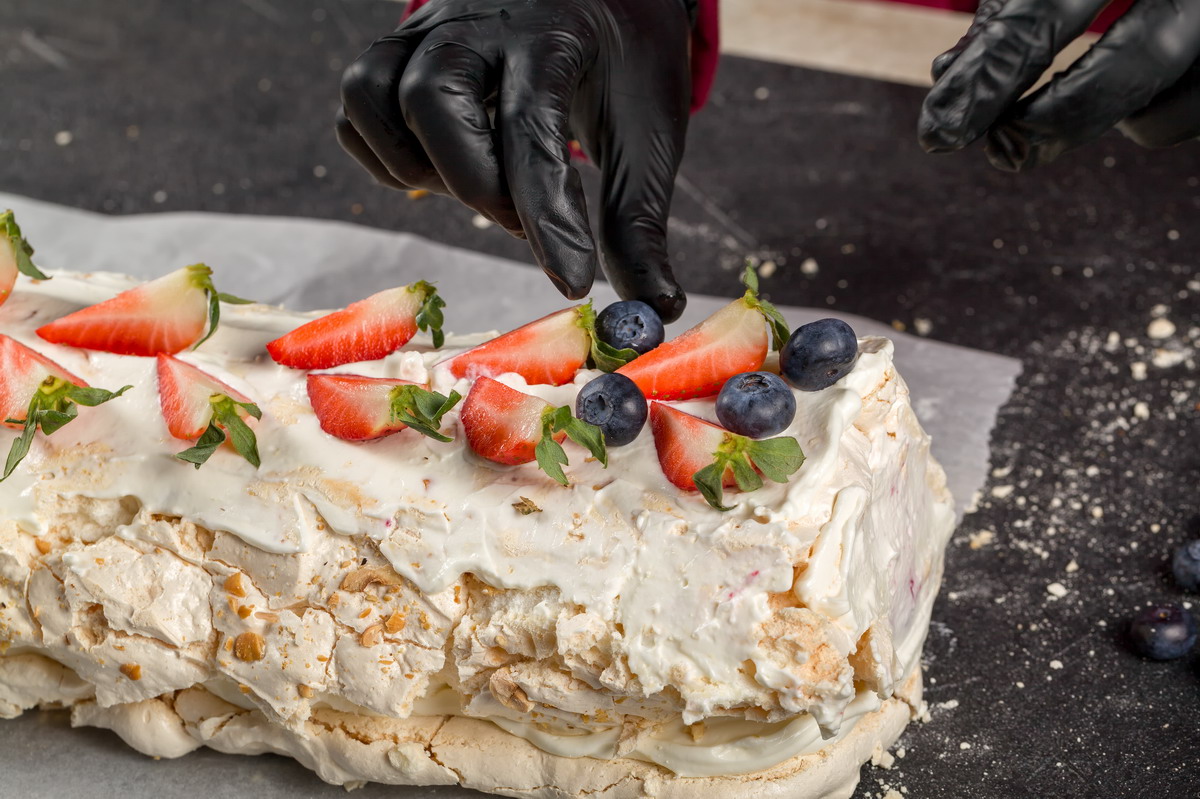 Pavlova: un dolce etereo tra nuvole di meringa