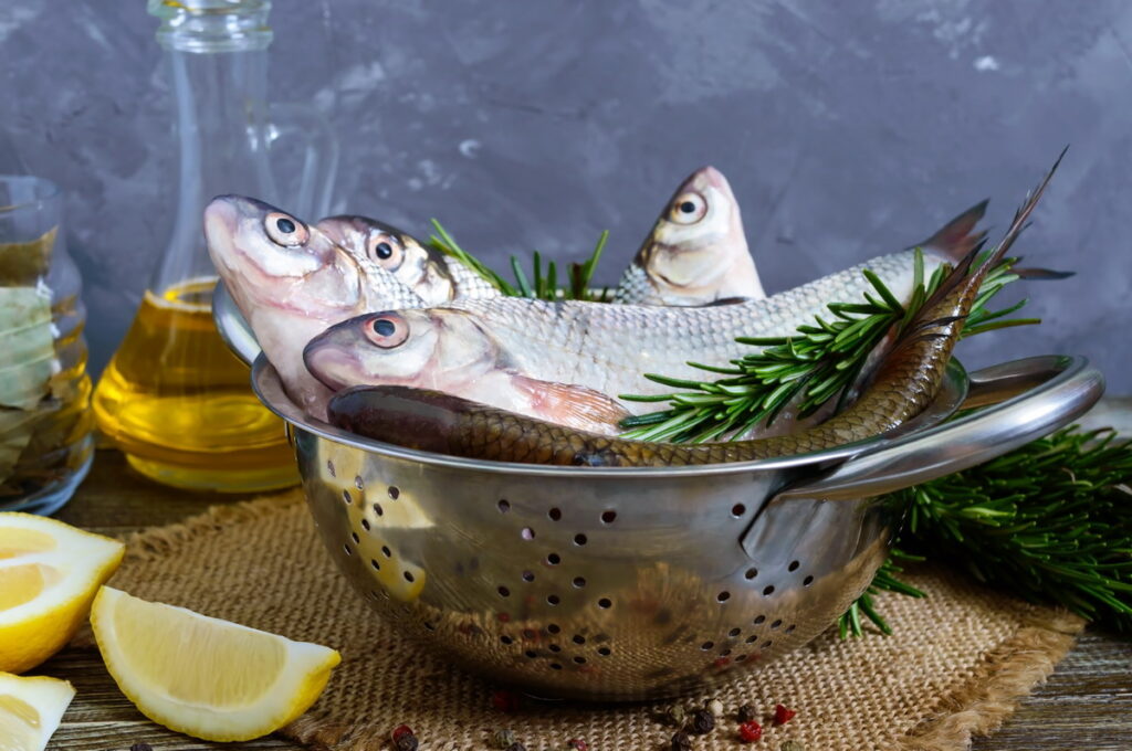 Come pulire e sfilettare il pesce in casa