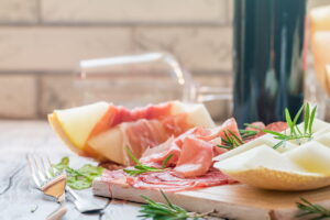 Salumi e vino: come scegliere l’abbinamento perfetto