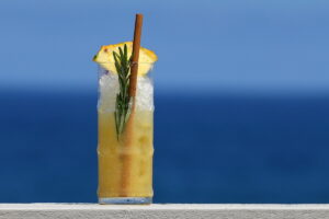 Guarnizioni scenografiche per cocktail estivi